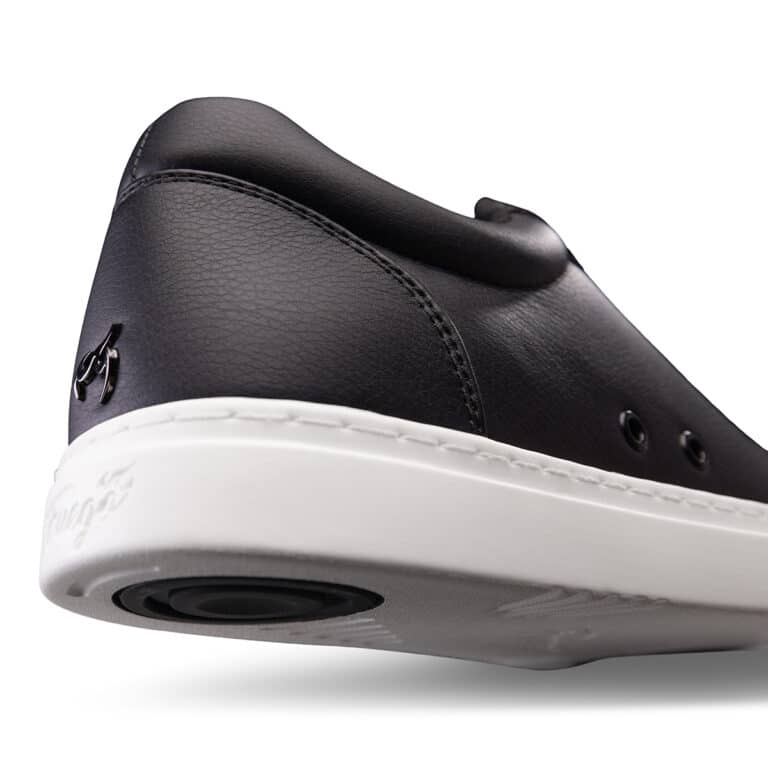 fuego-low-top-musta-tanssikenka-2-1200×1200 Trendikkäät nauhalliset tanssikengät. Vegaaniset materiaalit sekä luistava kumiseospohja. Saatavilla useissa väreissä.