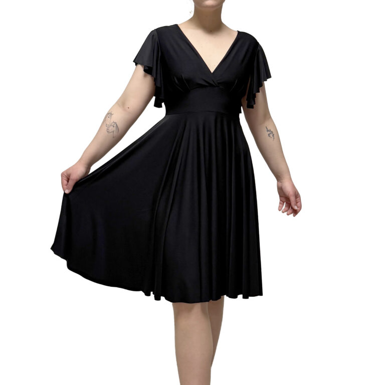 silver-fashion-1945-mekko-musta-etu