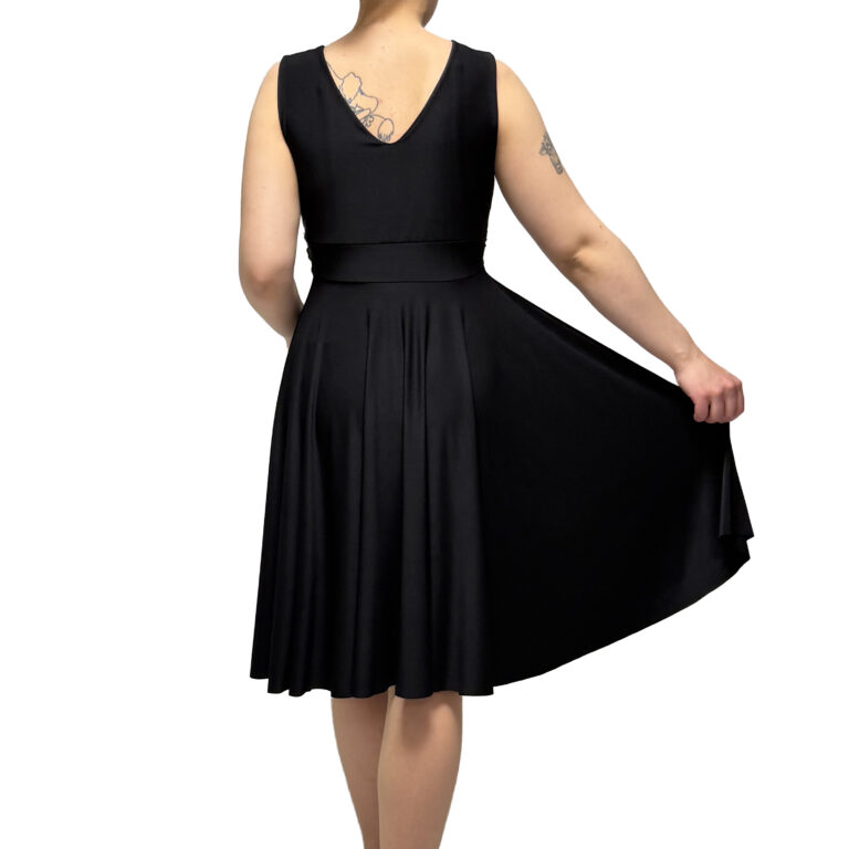 silver_fashion_7080_mekko_musta_taka